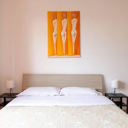 Ambra'S Bright Apartment Рим Екстериор снимка