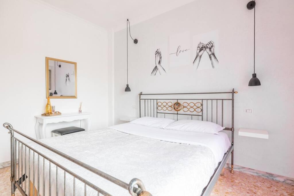 Ambra'S Bright Apartment Рим Екстериор снимка